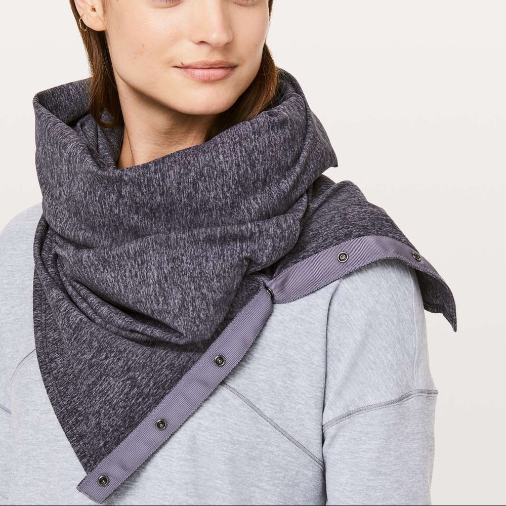 LULULEMON VINYASSA SCARF
